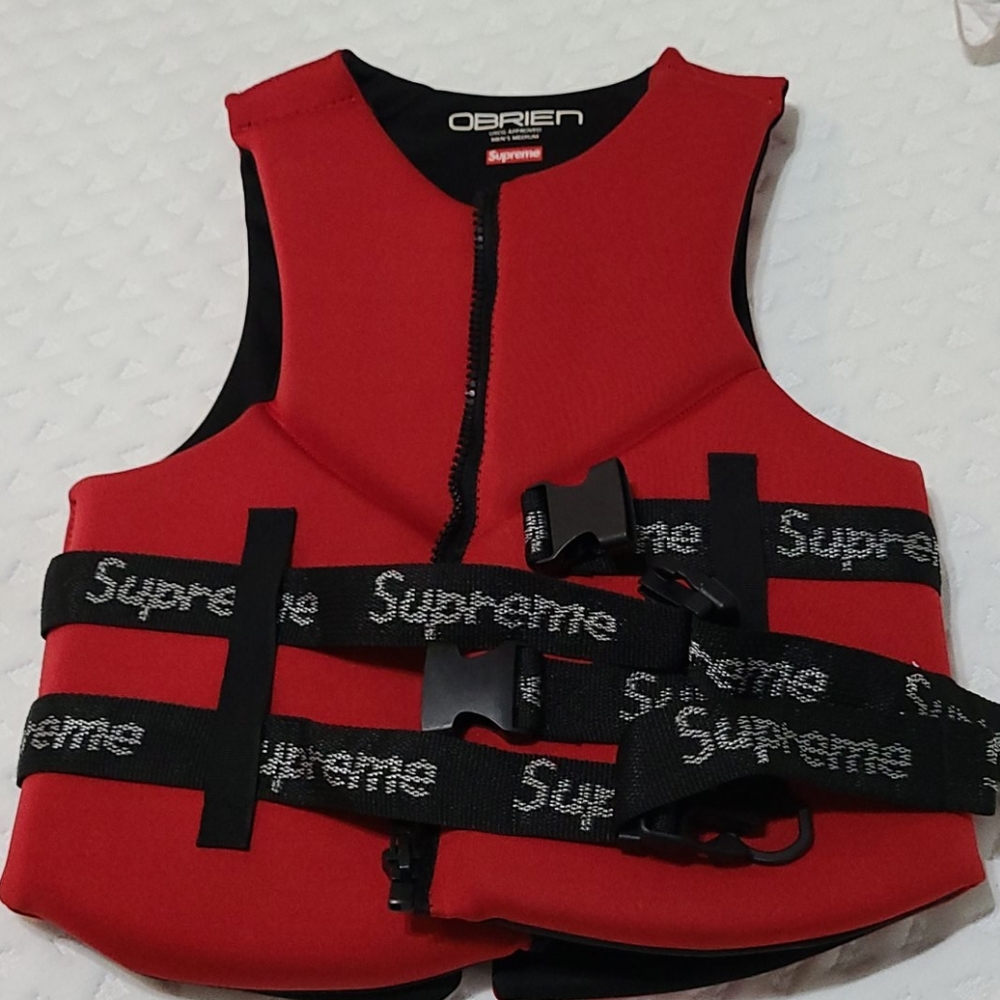 Supreme life vest